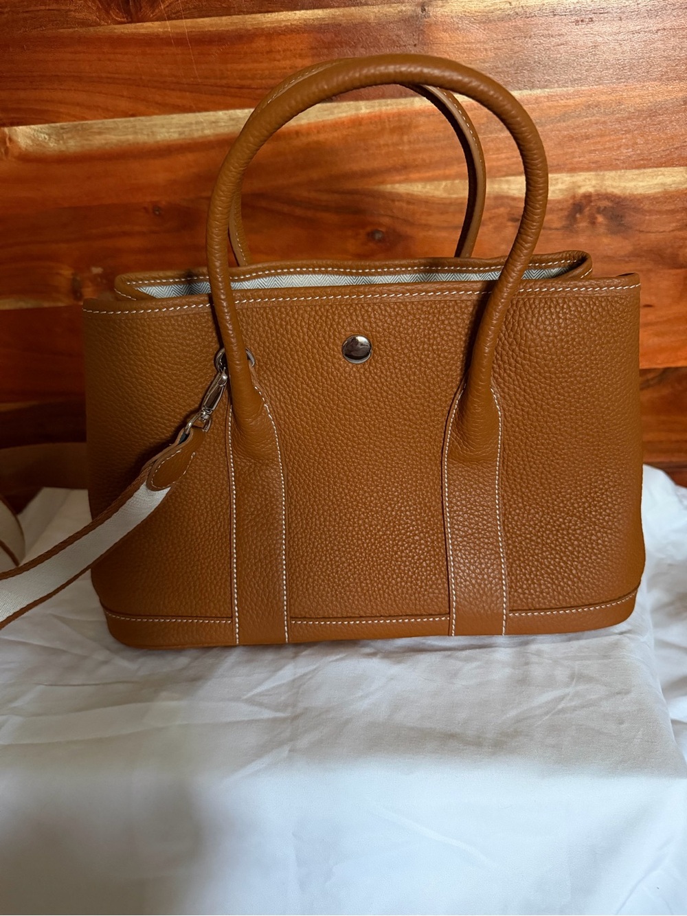 Inspired ~30 cm Garden party tan vegan leather crossbody Bag w/adjustable Strap